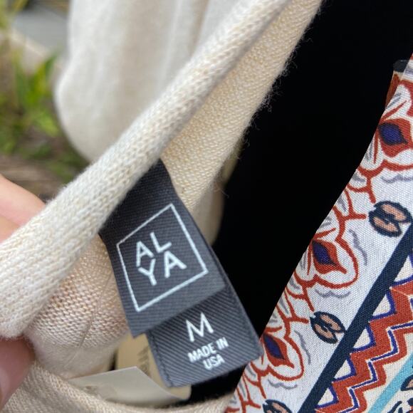 Alya Francesca's Collections Womens Top Size M Taupe Scarf Back Twist Front NEW - Picture 5 of 6